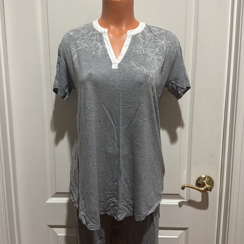 SOMA 2p Pajama Split V Neck Top Pants Set Gray White XS $55 GUC - Picture 2 of 8